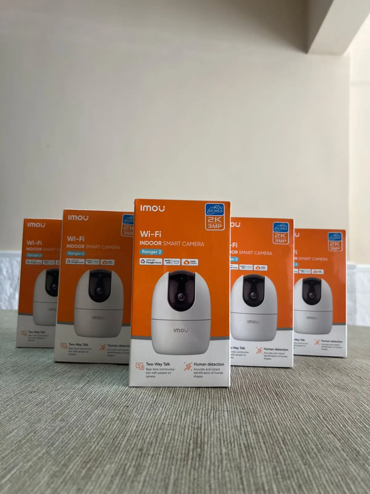 Cajas de cámaras Imou Ranger 2 en fila, stock de PADITECH